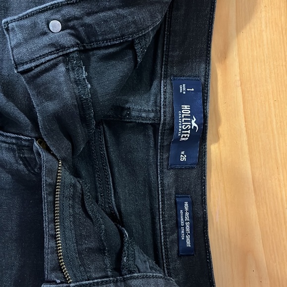 Hollister High-Rise Short-Short Shorts - Picture 3 of 3